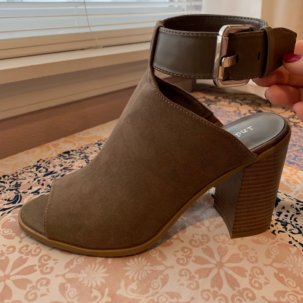 New Peep Toe Dress Sandal Heeled Bootie In Taupe